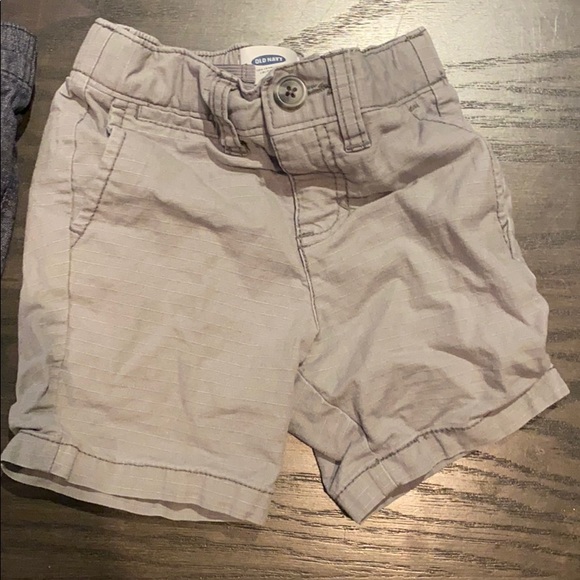 (2) 2T shorts - Picture 2 of 3